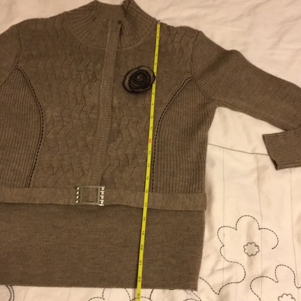 Used sweaters - Picture 5 of 8